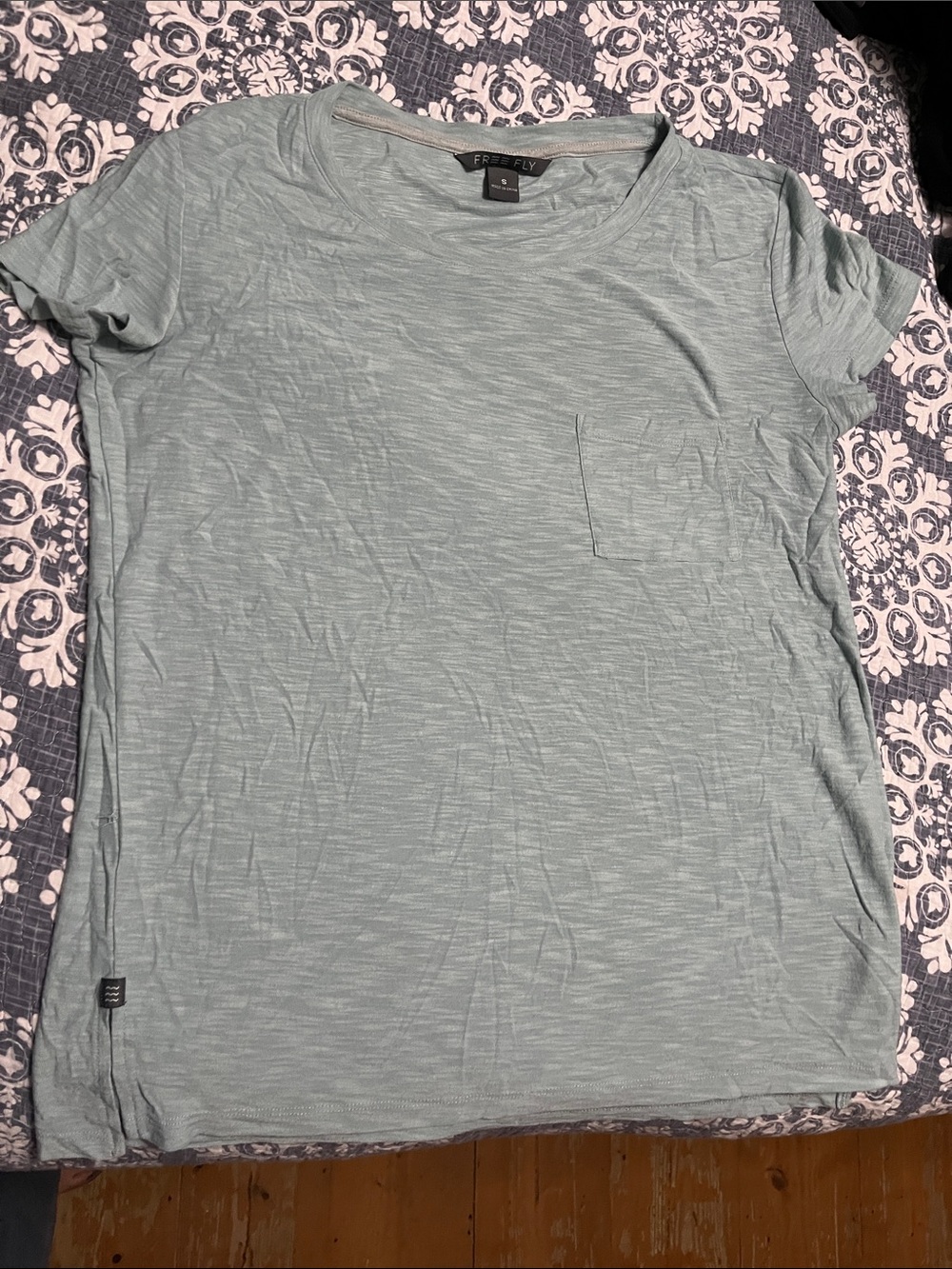 Women’s Sage Green Pocket Tee - Picture 3 of 4